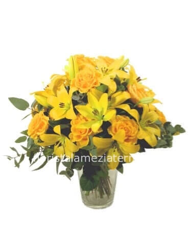 Mazzo di rose e lilium tonalità giallo